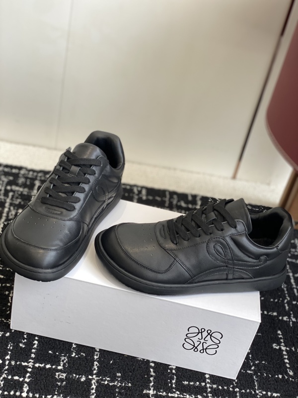 Loewe Sneakers