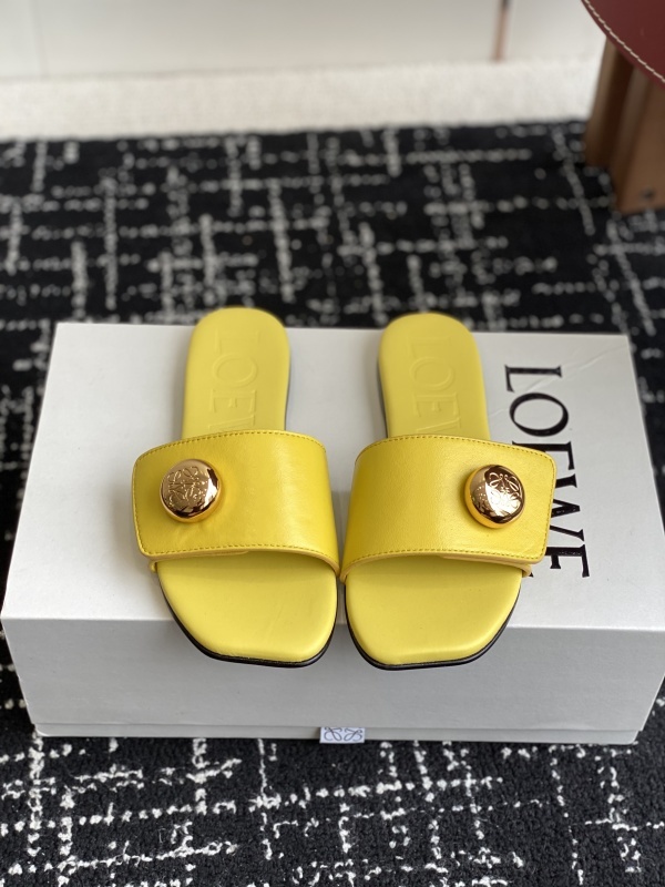 Loewe Pebble Slide in Soft Calfskin Yellow